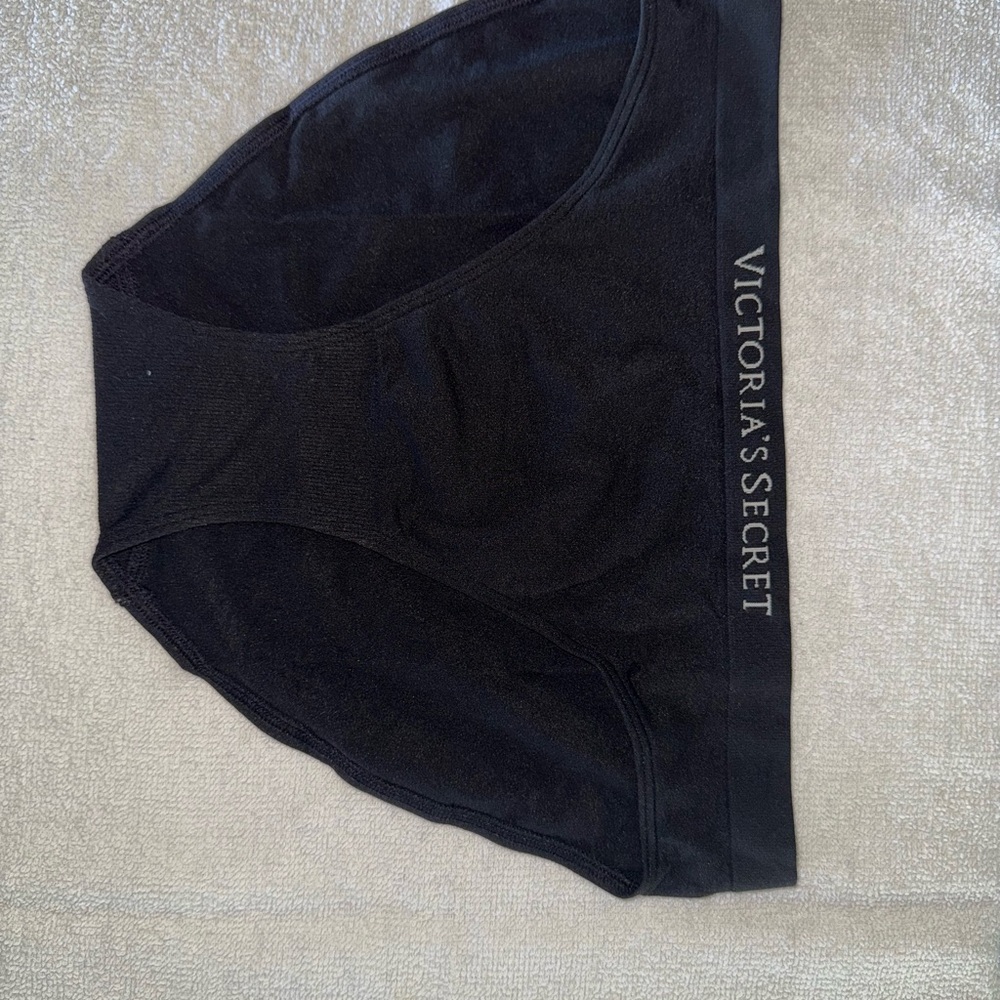 Victoria's Secret Black seamless Bikini - new